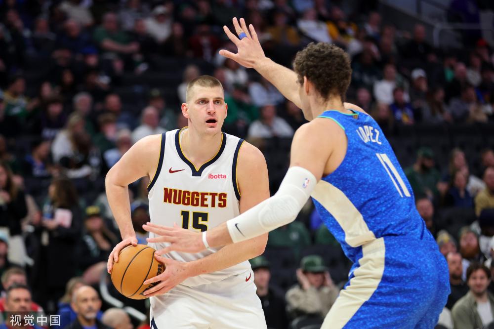 通过频繁的 通过频繁的