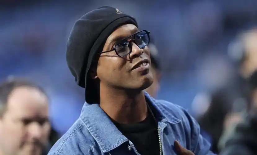 图拉姆在接 图拉姆在接